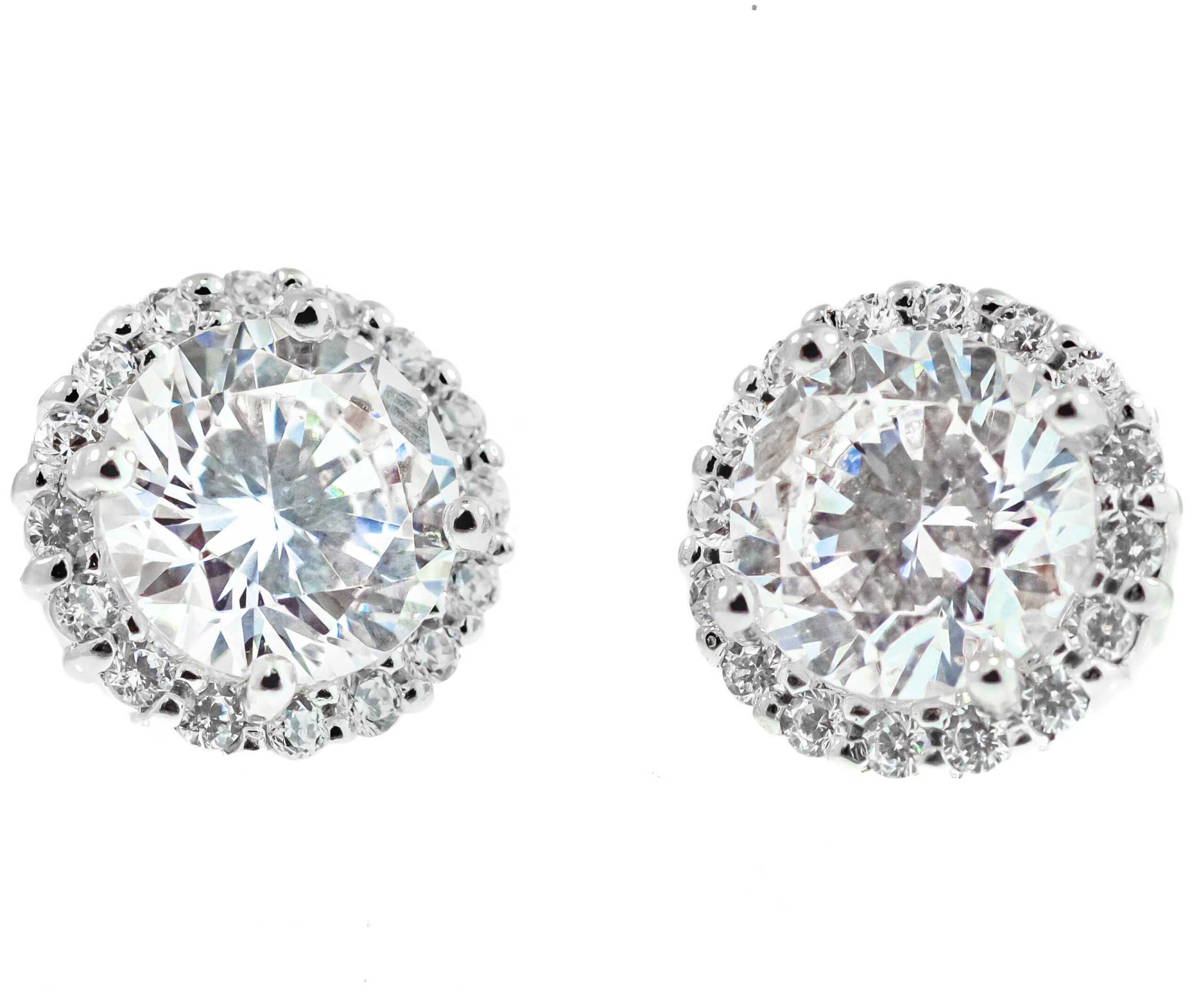 halo-diamond-earrings-2021-08-27-09-21-35-utc-(1)_optimized